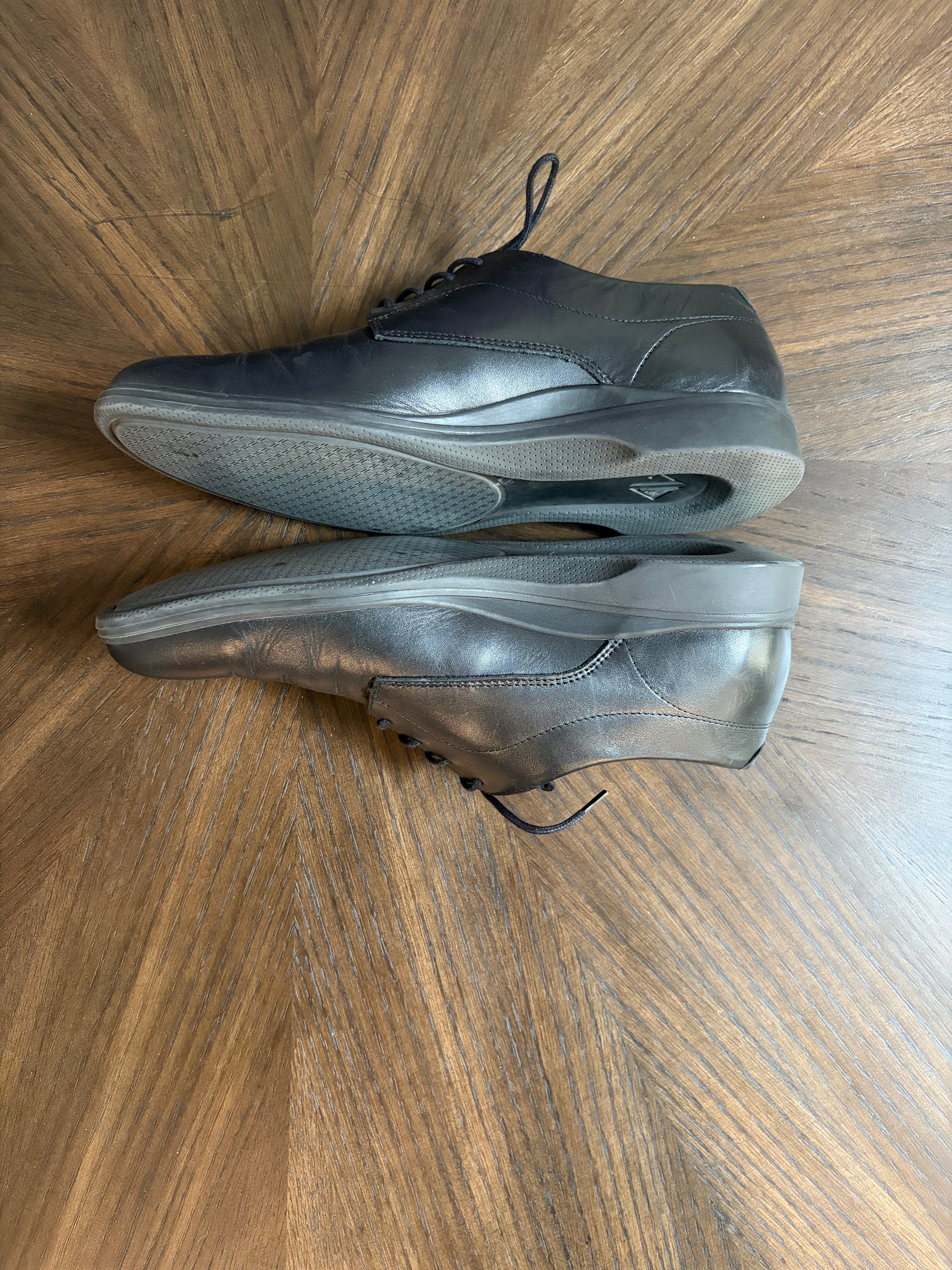 Black amberjack dress shoes
